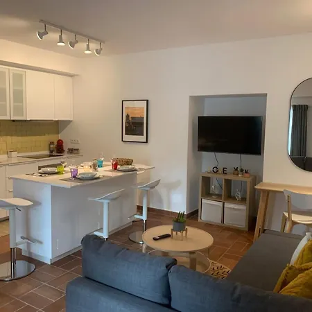 Apartamento Karolvaz V