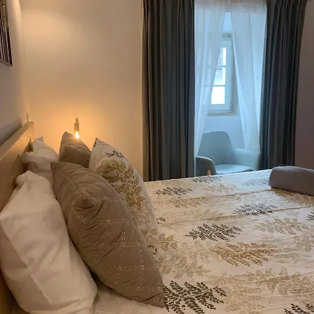 Karolvaz V Apartamento